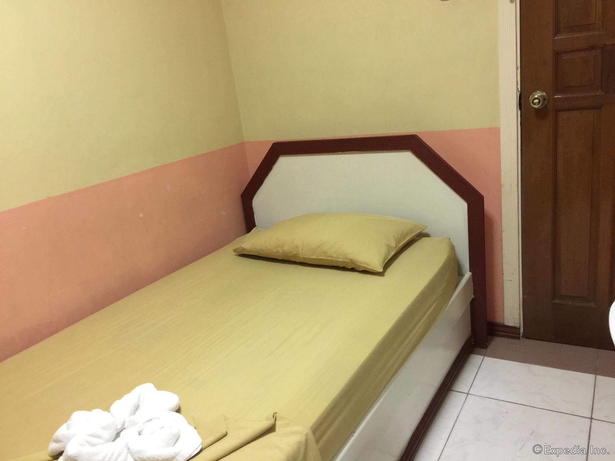 Buen Bella Pension House 塔比拉兰 外观 照片